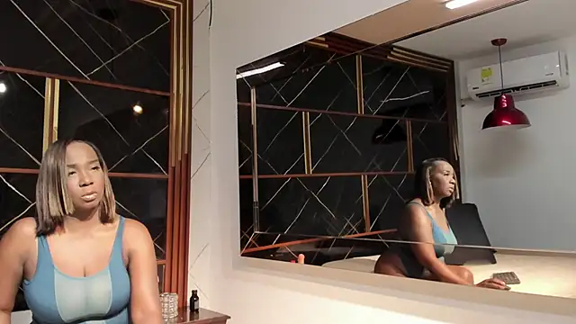 ZoeCollin online show from 12.18.25