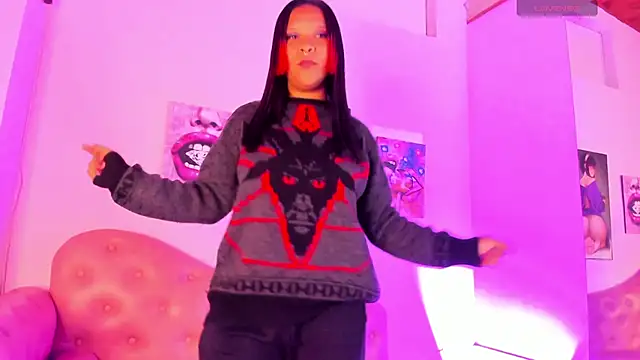 Snapshot of A_Good_Witch chatting on 12.04.25 A Good Witch online show from 12.04.25