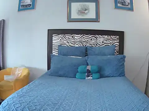 Snapshot of SexyCurves9 chatting on 12.03.25 SexyCurves9 online show from 12.03.25