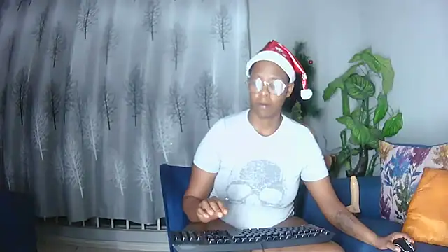 SexyCurves9 online show from 12.20.25