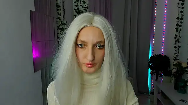 Snapshot of ViktoriaClark chatting on 12.13.25 ViktoriaClark online show from 12.13.25