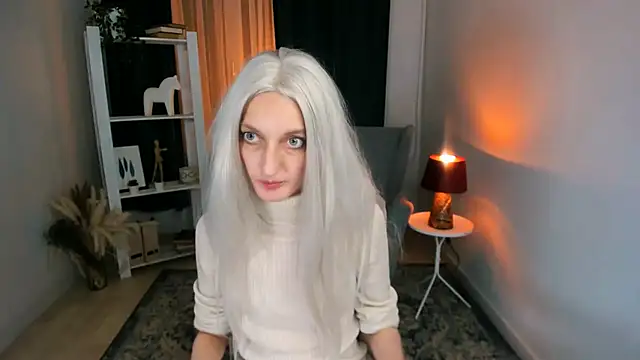 Snapshot of ViktoriaClark chatting on 12.15.25 ViktoriaClark online show from 12.15.25