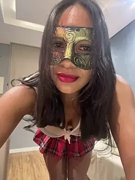 LunnaMaska online show from 12.23.25