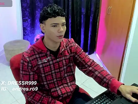 Snapshot of secret_justin7 chatting on 12.01.25 secret justin7 online show from 12.01.25