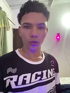 Snapshot of secret_justin7 chatting on 12.17.25 secret justin7 online show from 12.17.25