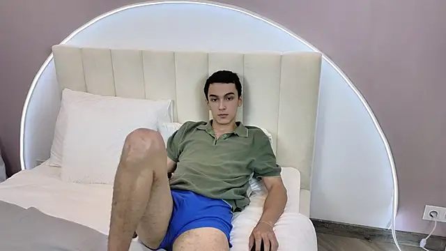 MoonlinSkinn online show from 11.24.25