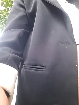 Snapshot of Bea_219 chatting on 12.14.25 Bea 219 online show from 12.14.25