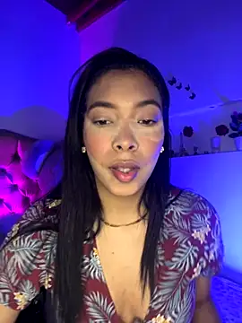 Snapshot of KarolRojas_22 chatting on 12.04.25 KarolRojas 22 online show from 12.04.25