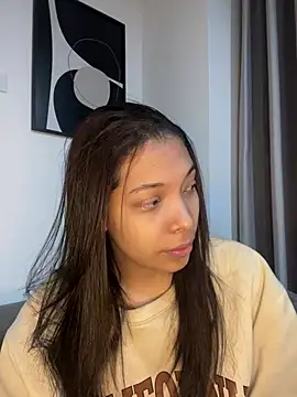 Snapshot of KarolRojas_22 chatting on 06.08.26 KarolRojas 22 online show from 06.08.26