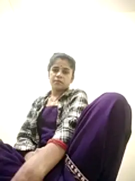 Snapshot of Dolly_baby34 chatting on 12.17.25 Dolly baby34 online show from 12.17.25