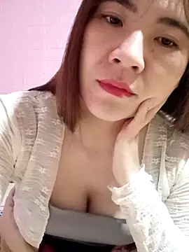 Snapshot of Lily-ross22 chatting on 12.14.25 Lily-ross22 online show from 12.14.25