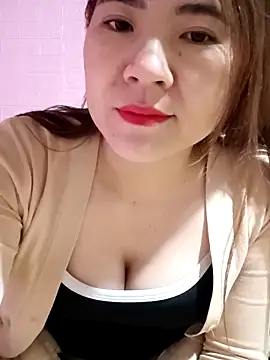 Snapshot of Lily-ross22 chatting on 12.15.25 Lily-ross22 online show from 12.15.25