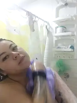 Snapshot of Reynpau19 chatting on 12.17.25 Reynpau19 online show from 12.17.25