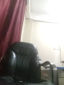 LovelyHughes online show from 04.21.26