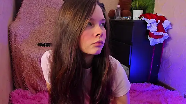 Snapshot of amelialy chatting on 12.02.25 amelialy online show from 12.02.25