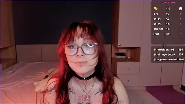 Snapshot of hunnyhan chatting on 12.13.25 hunnyhan online show from 12.13.25