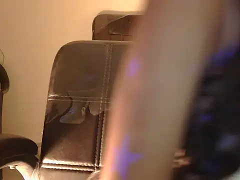 Snapshot of cute_mahira chatting on 12.04.25 cute mahira online show from 12.04.25