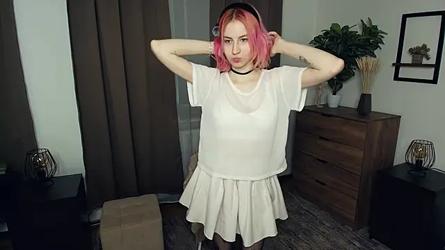 Snapshot of JenaePilkenton chatting on 12.04.25 JenaePilkenton online show from 12.04.25