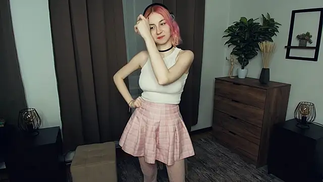 Snapshot of JenaePilkenton chatting on 12.05.25 JenaePilkenton online show from 12.05.25