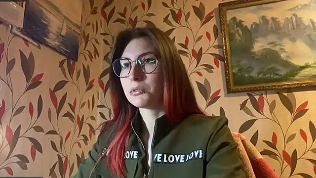 Snapshot of MangledShale chatting on 12.04.25 MangledShale online show from 12.04.25