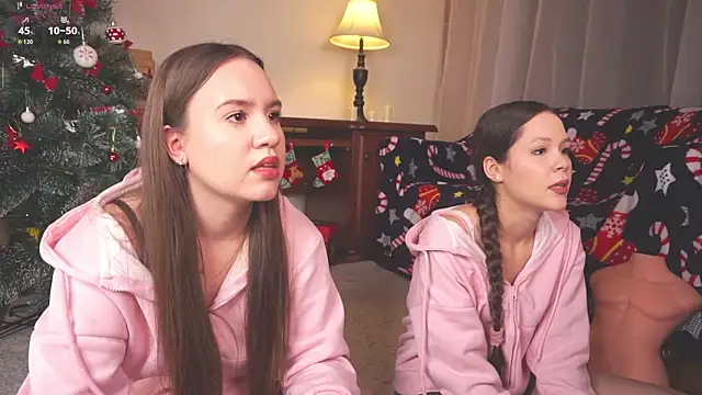 Snapshot of VirginiaRowe chatting on 12.14.25 VirginiaRowe online show from 12.14.25