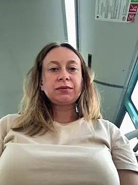 Snapshot of Brooke_lover chatting on 06.30.26 Brooke lover online show from 06.30.26