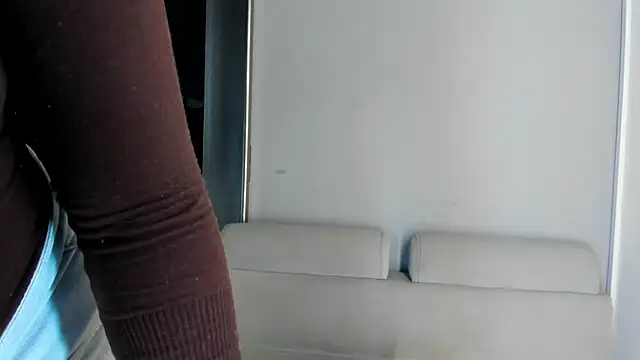 Snapshot of MelissaGill_ chatting on 07.24.26 MelissaGill online show from 07.24.26