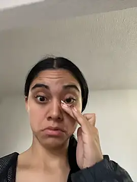 Snapshot of Miia_moonn chatting on 11.27.25 Miia moonn online show from 11.27.25