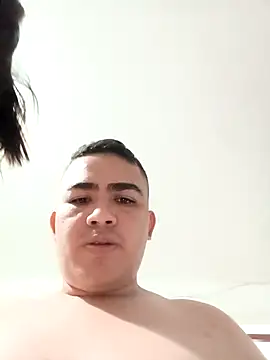 Snapshot of culona2417 chatting on 12.13.25 culona2417 online show from 12.13.25