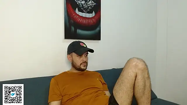 Snapshot of holegape chatting on 05.20.26 holegape online show from 05.20.26