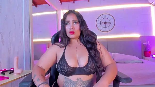 Snapshot of Julietaa_1 chatting on 12.04.25 Julietaa 1 online show from 12.04.25