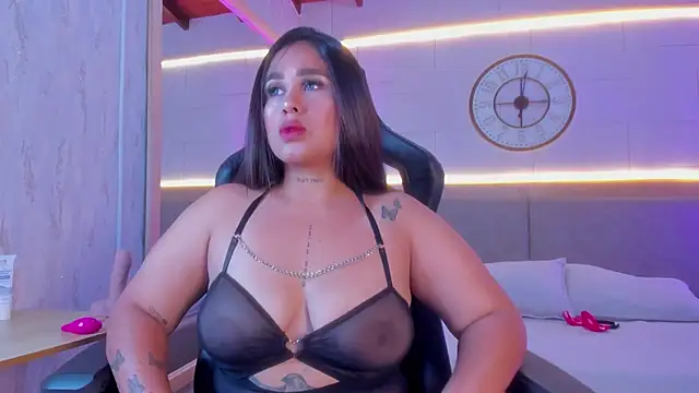 Snapshot of Julietaa_1 chatting on 12.05.25 Julietaa 1 online show from 12.05.25