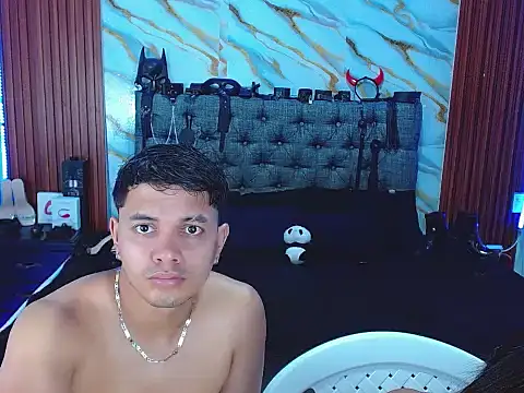 Snapshot of Meryandcris chatting on 11.25.25 Meryandcris online show from 11.25.25