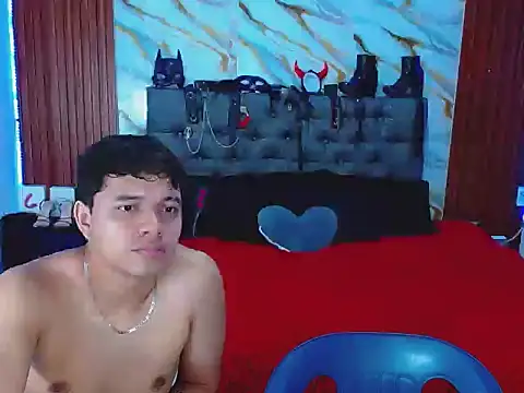 Snapshot of Meryandcris chatting on 12.16.25 Meryandcris online show from 12.16.25