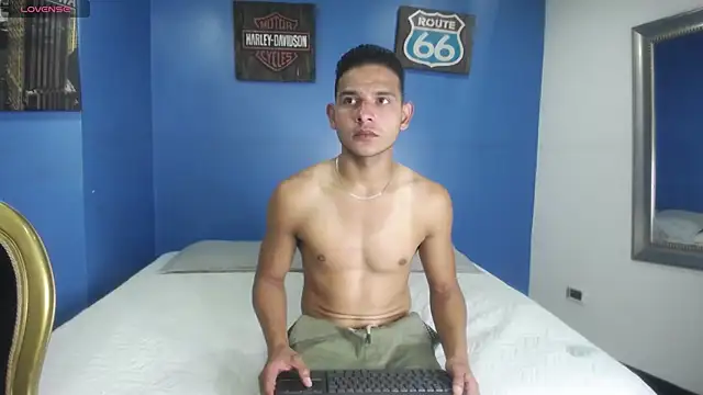 Snapshot of Angel_Dusstt_ chatting on 12.16.25 Angel Dusstt online show from 12.16.25