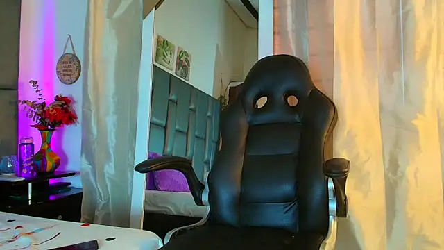 TashaNaughty4u online show from 04.22.26