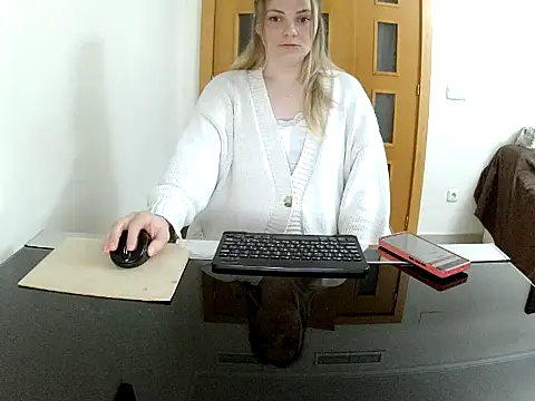 Adelyxveex online show from 11.29.25