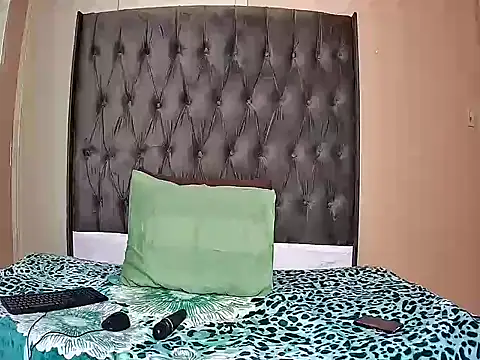 SavageHoney online show from 12.22.25