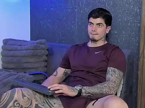 Snapshot of _mrcock__ chatting on 06.17.26 mrcock online show from 06.17.26
