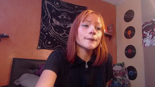Snapshot of Layla_quinn chatting on 06.24.26 Layla quinn online show from 06.24.26
