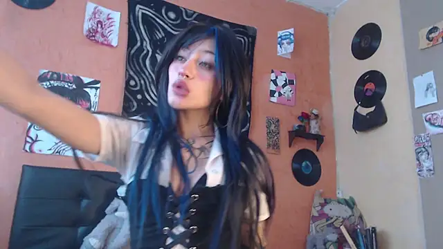 Snapshot of Layla_quinn chatting on 07.15.26 Layla quinn online show from 07.15.26