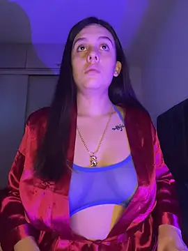 Snapshot of Samantafoxx_ chatting on 12.17.25 Samantafoxx online show from 12.17.25