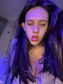 Snapshot of Samantafoxx_ chatting on 12.18.25 Samantafoxx online show from 12.18.25