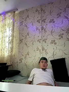 Snapshot of Rabizoon chatting on 11.25.25 Rabizoon online show from 11.25.25