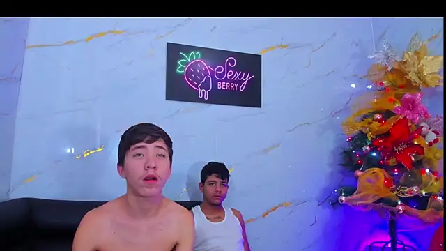 Snapshot of Lester_james2 chatting on 11.29.25 Lester james2 online show from 11.29.25