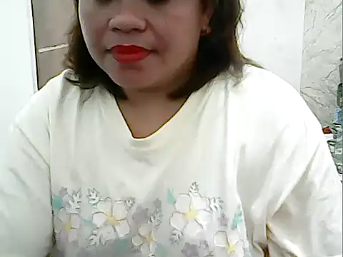 Snapshot of cutechubby chatting on 11.25.25 cutechubby online show from 11.25.25