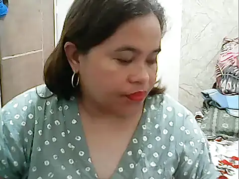 Snapshot of cutechubby chatting on 12.14.25 cutechubby online show from 12.14.25