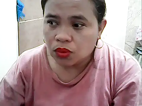 Snapshot of cutechubby chatting on 12.16.25 cutechubby online show from 12.16.25