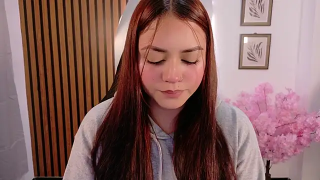 Snapshot of melany-_- chatting on 12.17.25 melany- - online show from 12.17.25