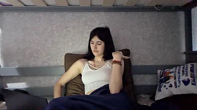 Snapshot of StarYeadon chatting on 12.17.25 StarYeadon online show from 12.17.25